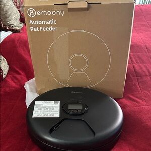 Black Automatic Pet Feeder
